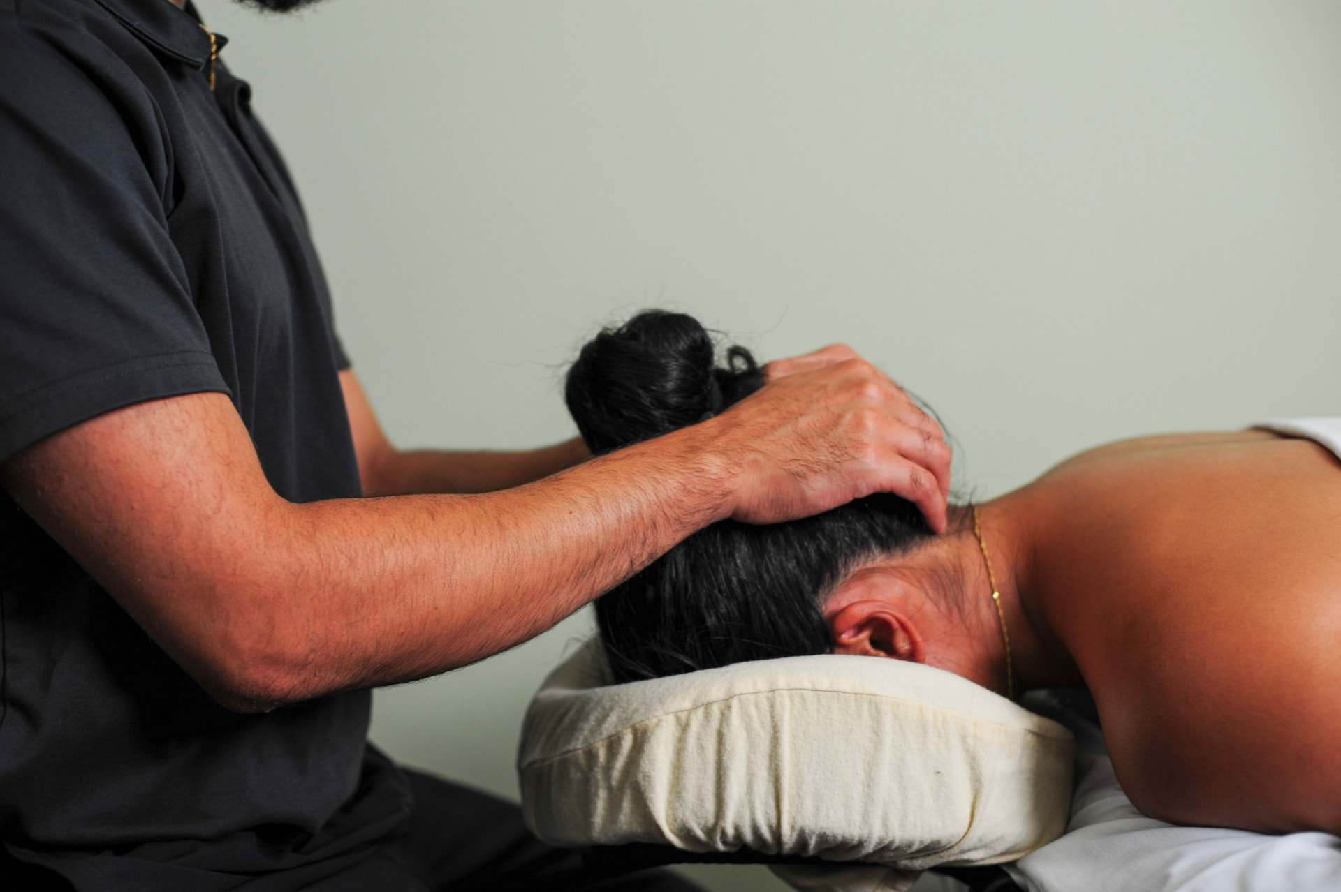 Head, Neck & Shoulder Massage Therapy in Brampton
